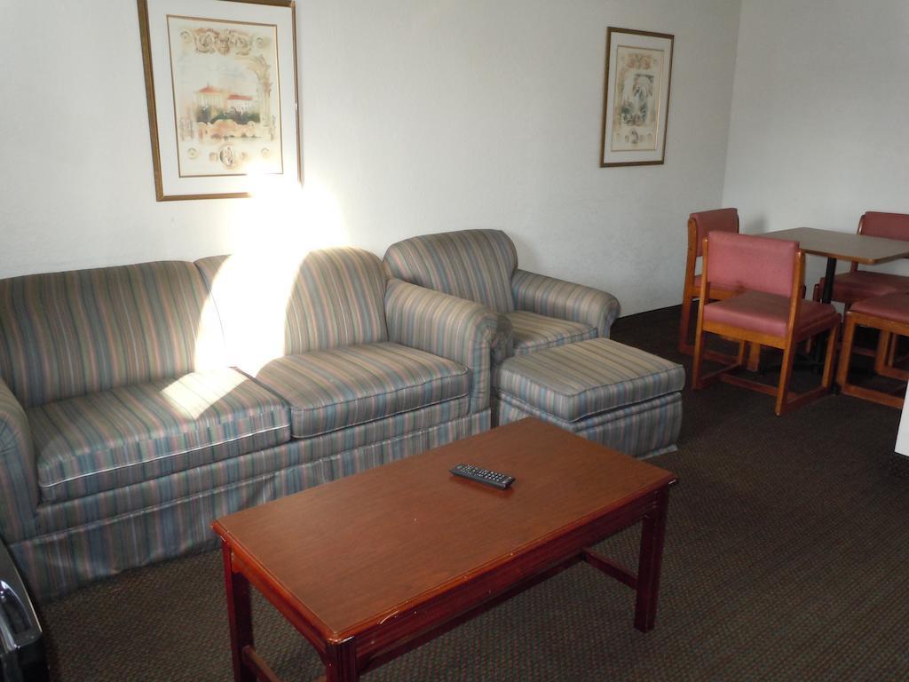 Travelodge By Wyndham Grand Rapids North Walker Ngoại thất bức ảnh