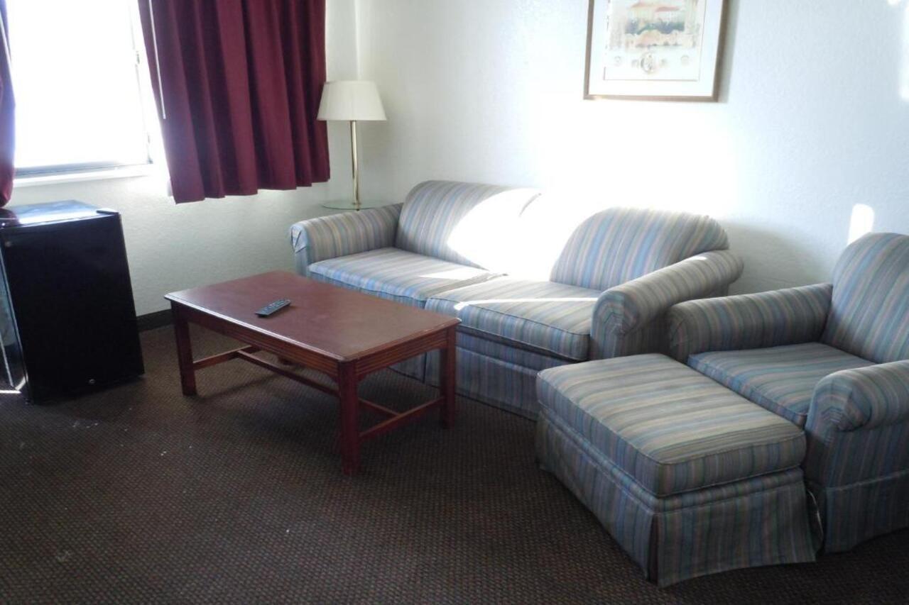 Travelodge By Wyndham Grand Rapids North Walker Ngoại thất bức ảnh