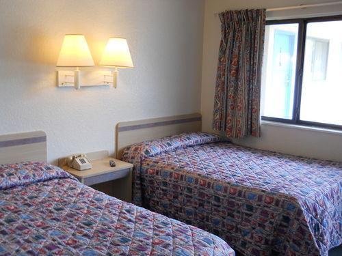 Travelodge By Wyndham Grand Rapids North Walker Phòng bức ảnh
