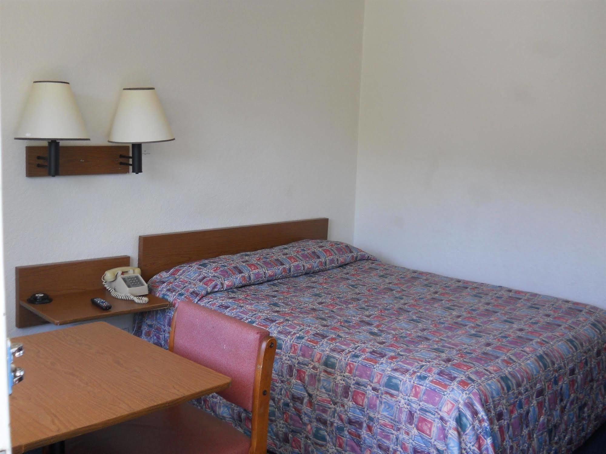 Travelodge By Wyndham Grand Rapids North Walker Ngoại thất bức ảnh